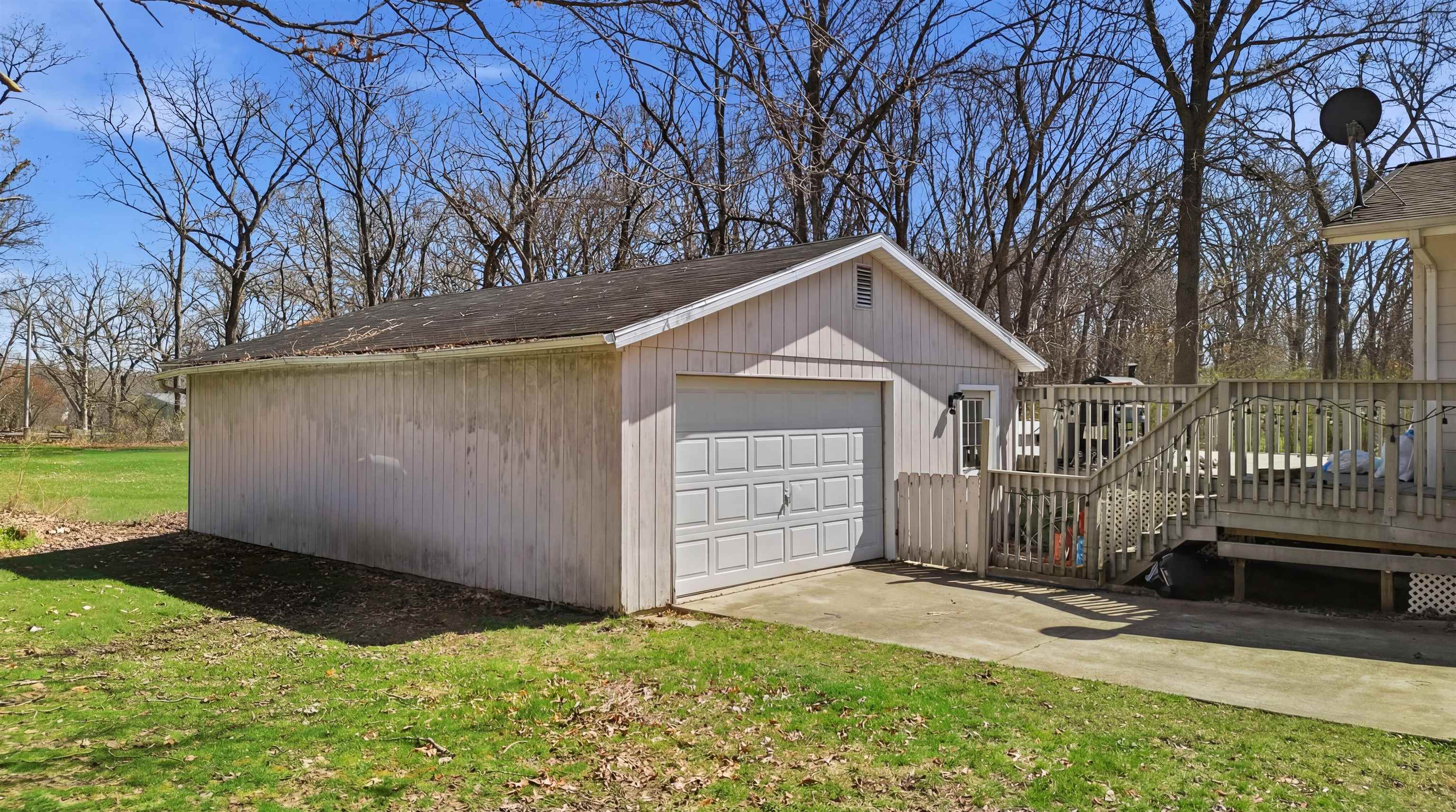 2086 Grand Detour Road Dixon, IL 61021 - Photo 7 of 31