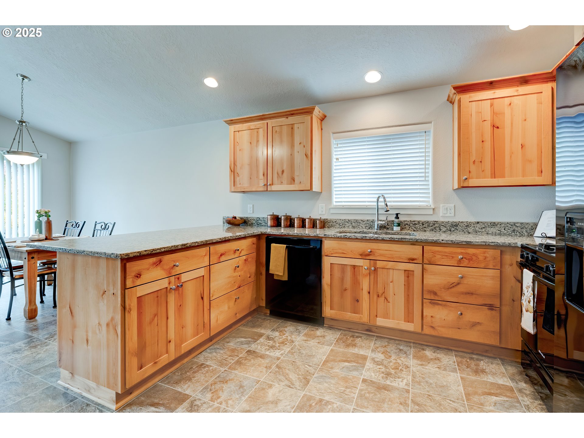 482 Southeast Isenberg Street Dallas, OR 97338 - Photo 22 of 39