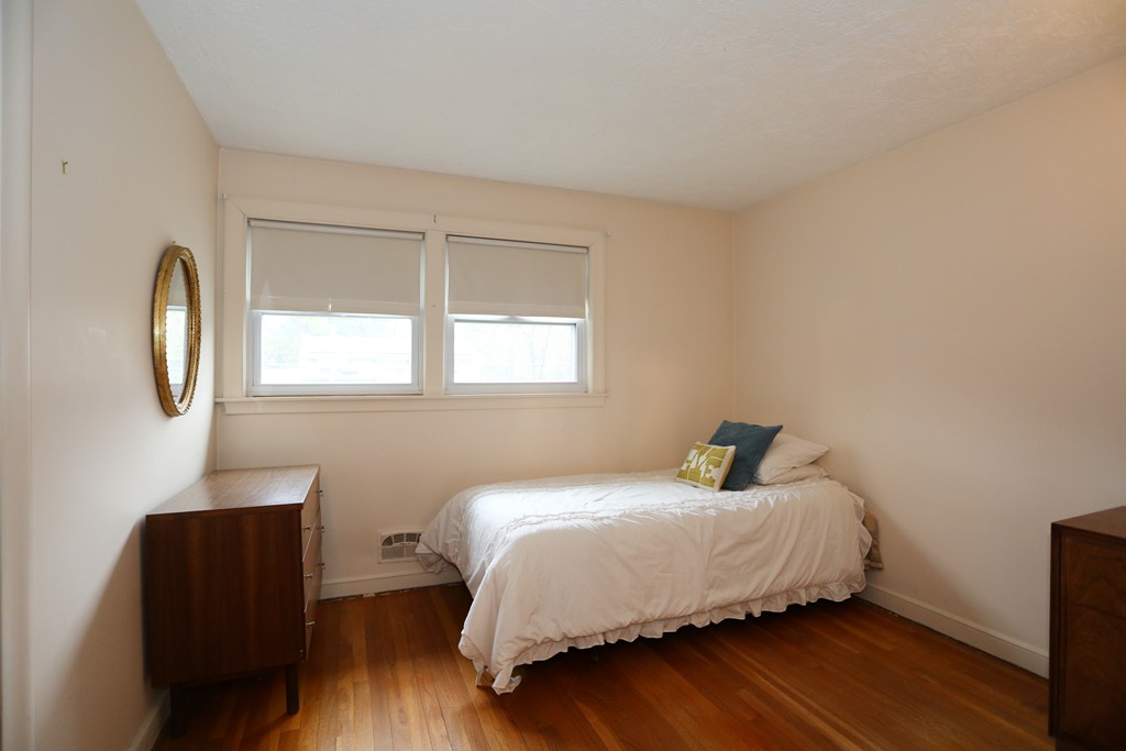 9 Brooks Road Wayland, MA 01778 - Photo 11 of 15 Gallery Image 11
