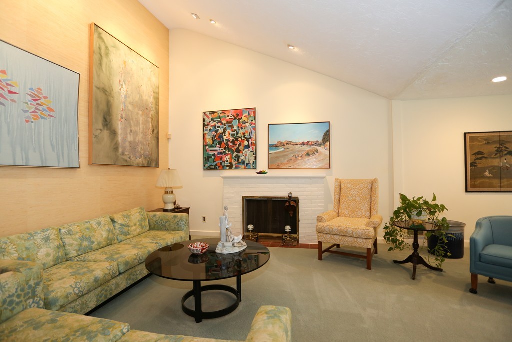 9 Brooks Road Wayland, MA 01778 - Photo 3 of 15 Gallery Image 3