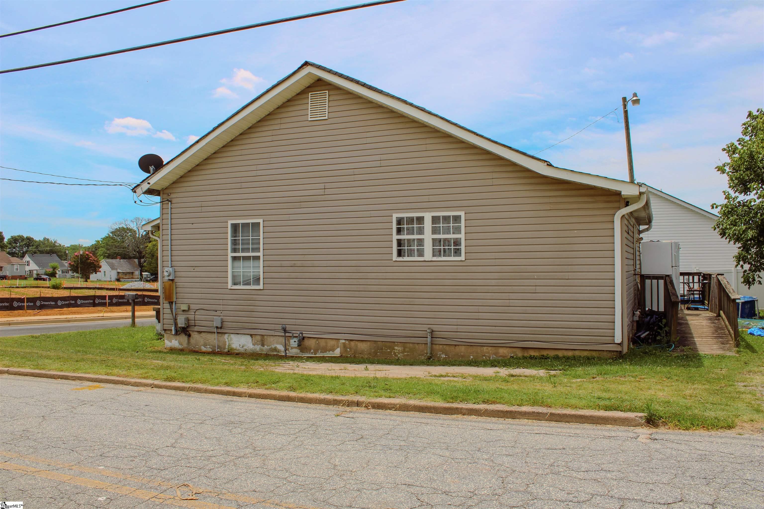 11 5th Street Greer, SC 29651 - Photo 6 of 13