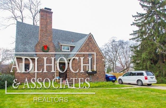 1511 Oxford Road Grosse Pointe, MI 48236 - Photo 1 of 15 31314756.JPG