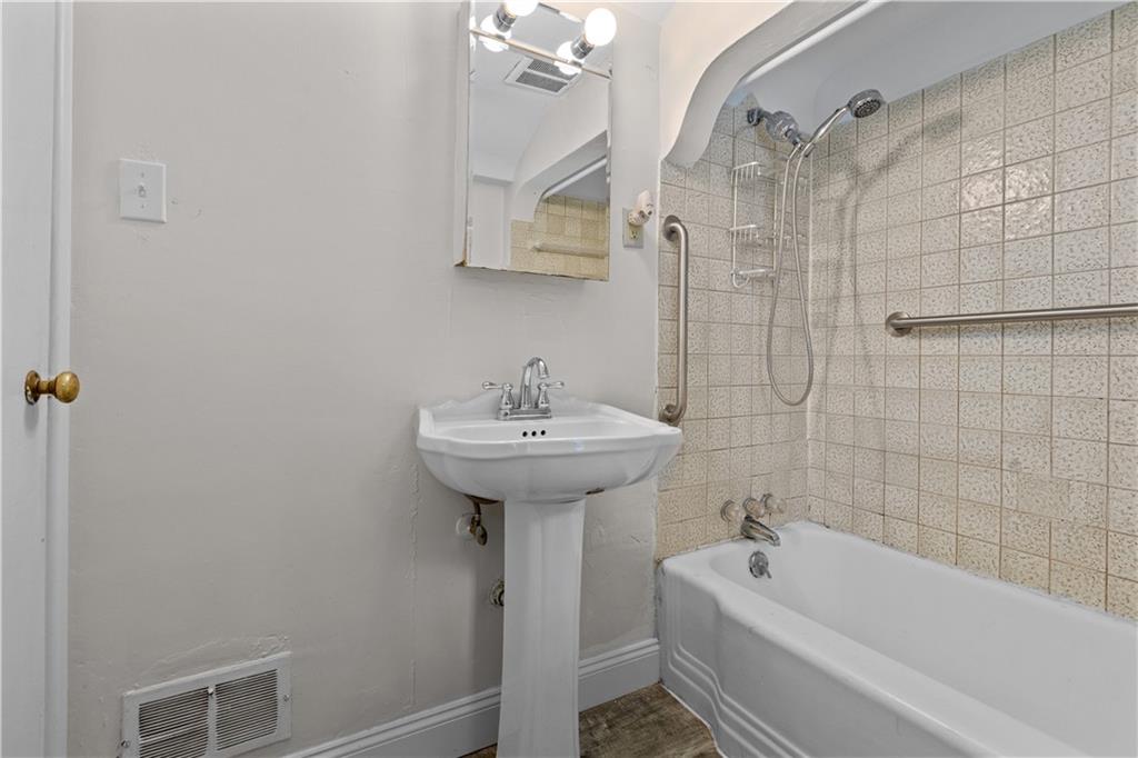 607 West Waldheim Road Pittsburgh, PA 15215 - Photo 20 of 24