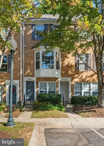 $2,600 | 7941 Foxcrest Court, Unit 7941, Potomac, MD 20854