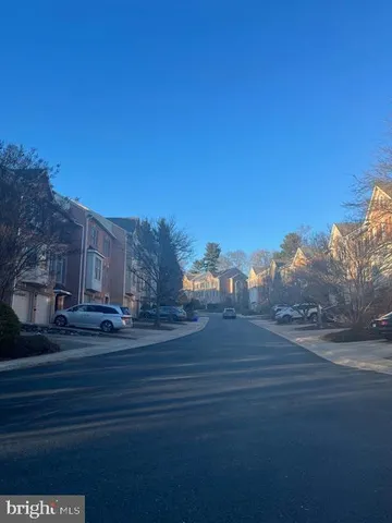 $2,600 | 7941 Foxcrest Court, Unit 7941, Potomac, MD 20854