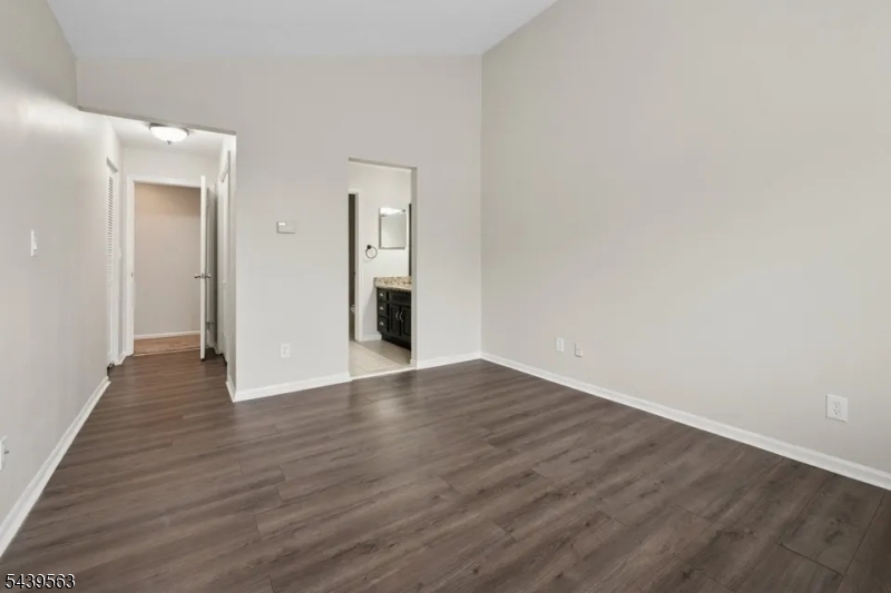 4 Ray Court Bedminster, NJ 07921 - Photo 9 of 11