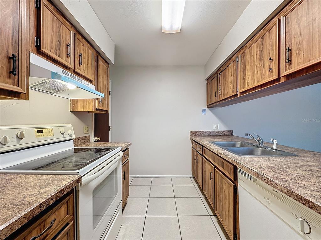 4616 Lighthouse Circle, Unit 101 Orlando, FL 32808 - Photo 15 of 27