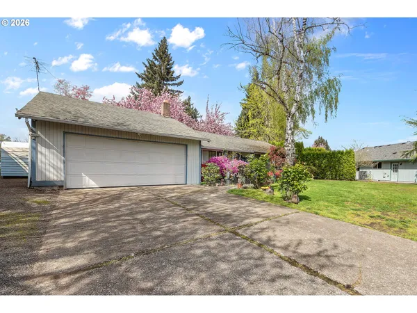 $449,000 | 230 Southwest 8th Avenue, Canby, OR 97013