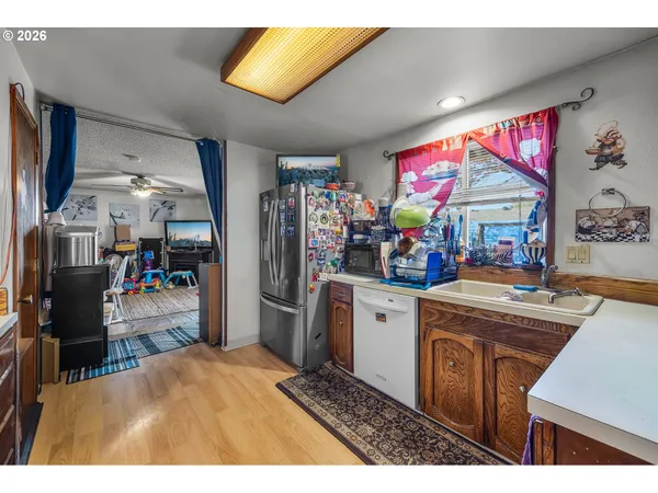 $449,000 | 230 Southwest 8th Avenue, Canby, OR 97013