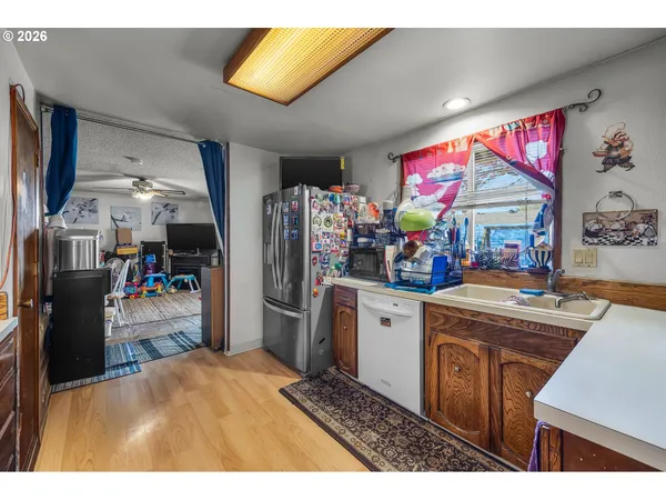 $449,000 | 230 Southwest 8th Avenue, Canby, OR 97013