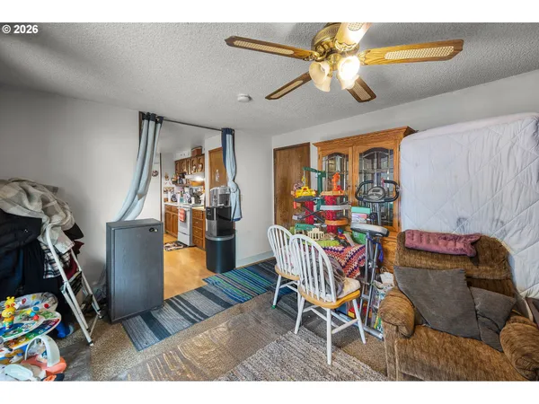 $449,000 | 230 Southwest 8th Avenue, Canby, OR 97013