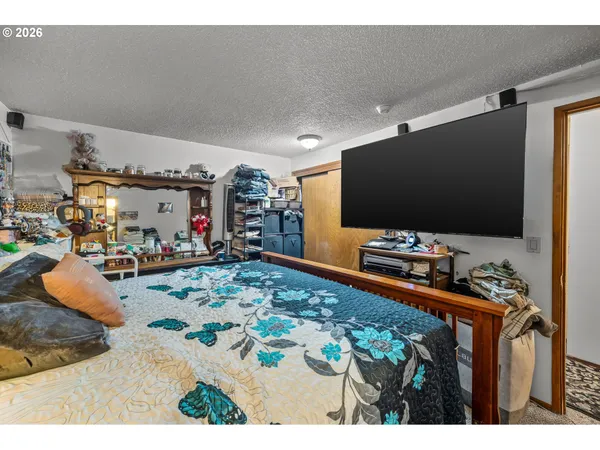 $449,000 | 230 Southwest 8th Avenue, Canby, OR 97013