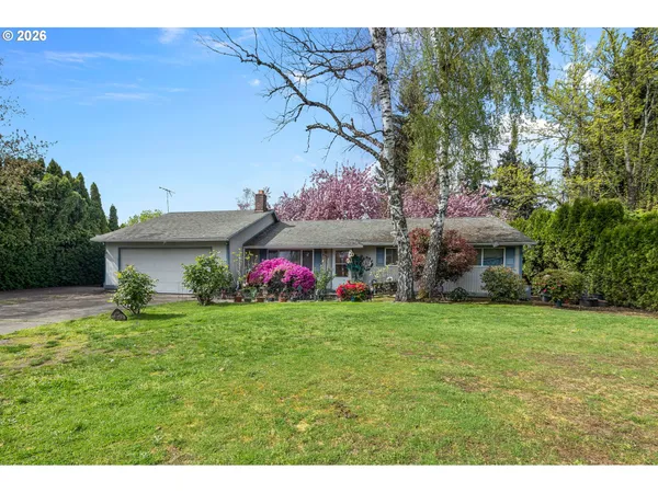 $449,000 | 230 Southwest 8th Avenue, Canby, OR 97013