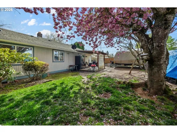 $449,000 | 230 Southwest 8th Avenue, Canby, OR 97013