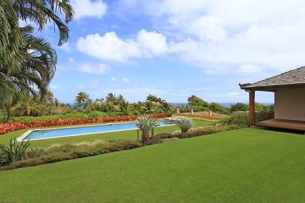 560 North Holokai Road Haiku, HI 96708 - Photo 11 of 30 a view of a house with a big yard