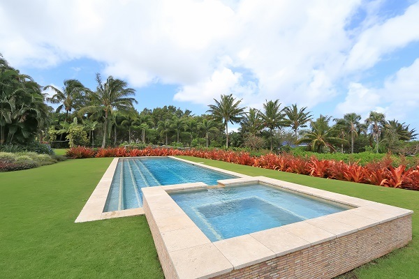 560 North Holokai Road Haiku, HI 96708 - Photo 15 of 30 a view of swimming pool with a yard
