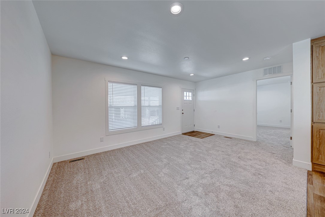 4628 Royal Ridge Way Las Vegas, NV 89103 - Photo 4 of 26 Gallery Image 4