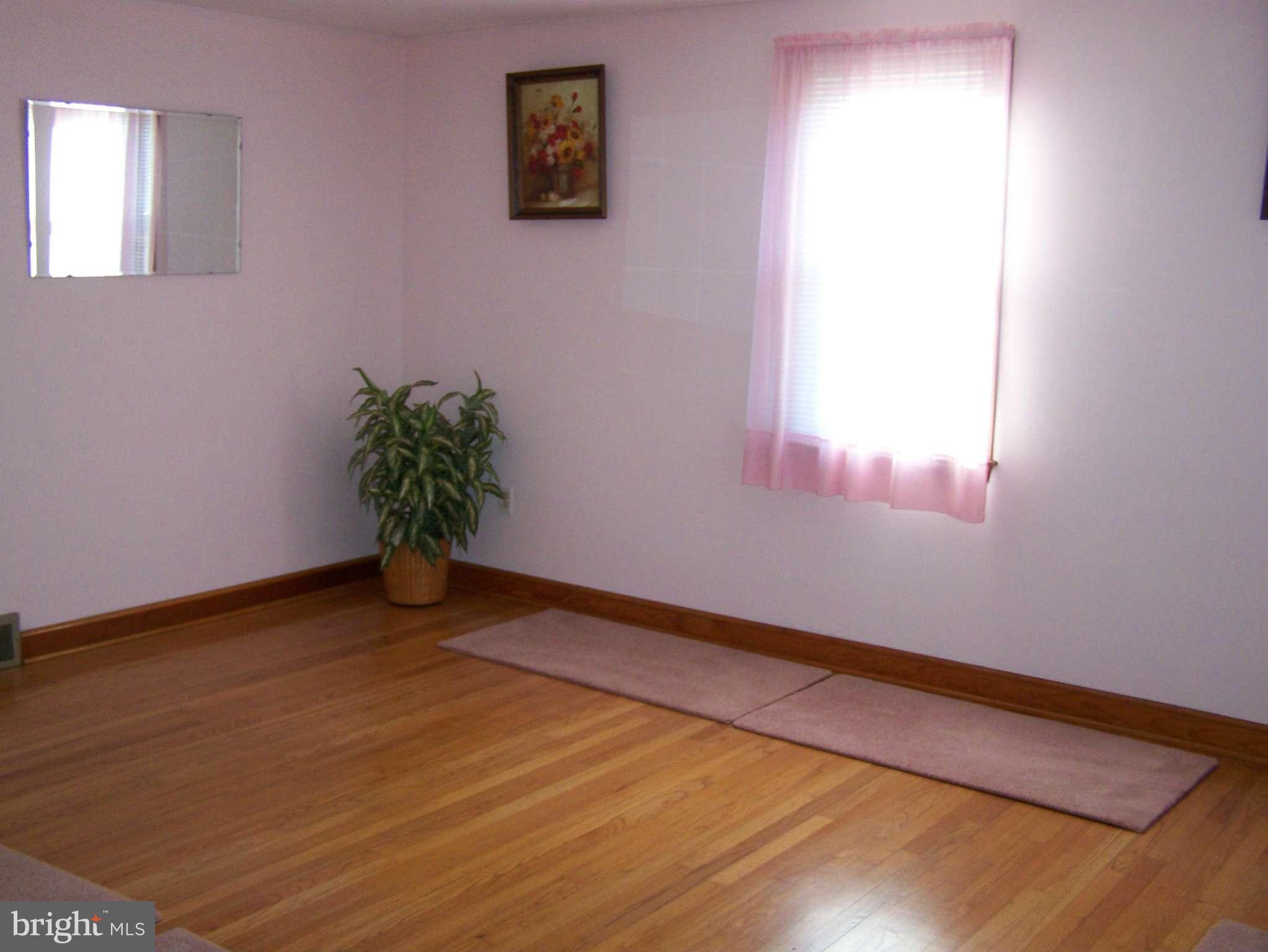 2719 Barrick Road Finksburg, MD 21048 - Photo 8 of 23 Living Room