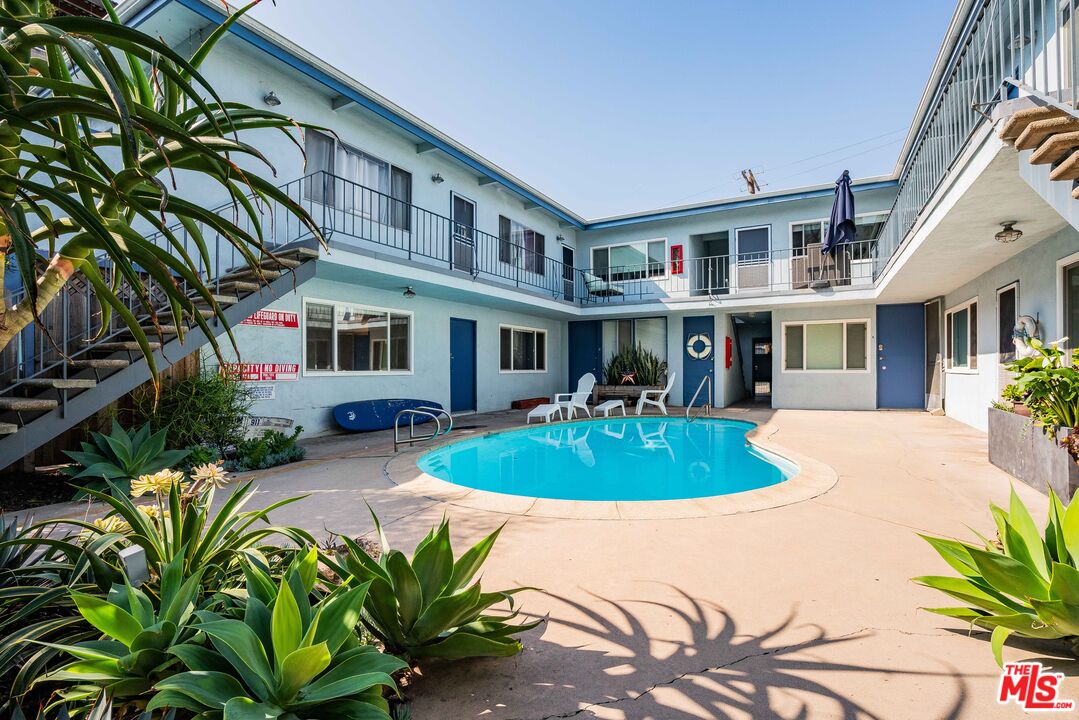 27 Anchorage Street Marina del Rey, CA 90292 - Photo 15 of 17