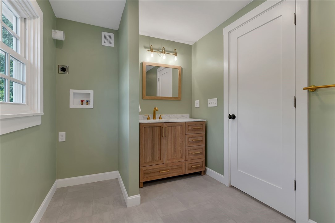 81 Bristol Ferry Road Portsmouth, RI 02871 - Photo 36 of 49