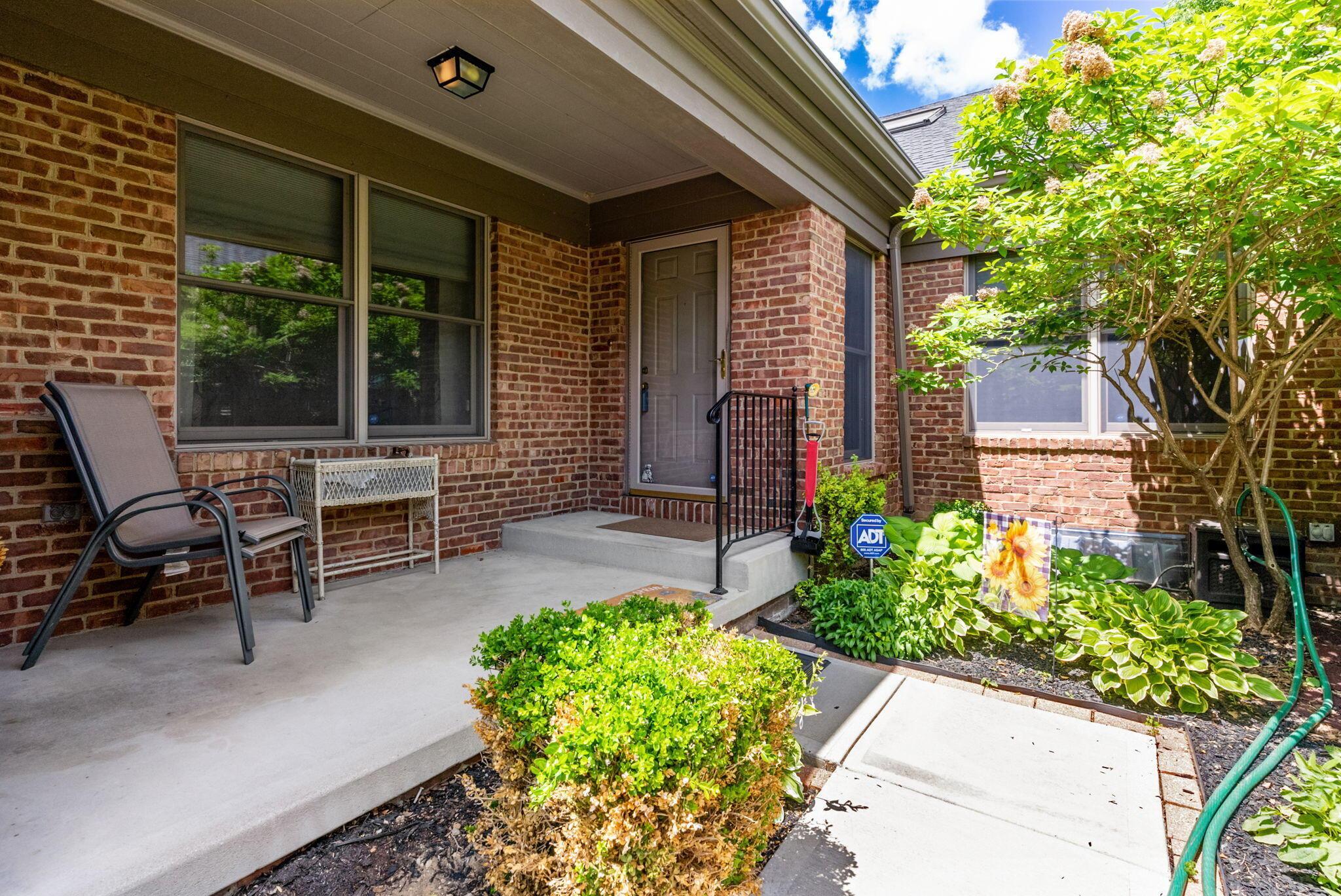 2164 Sandston Road Columbus, OH 43220 - Photo 2 of 55 57-web-or-mls-2164-sandston-rd