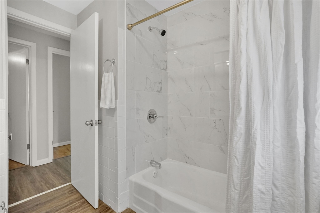 85 Bircham Street Springfield, MA 01104 - Photo 16 of 33