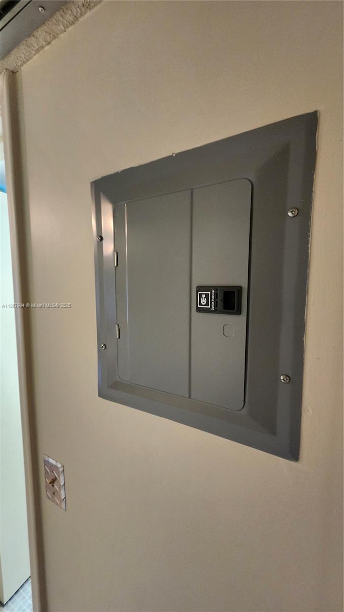 2079 Harwood F, Unit 2079 Deerfield Beach, FL 33442 - Photo 18 of 33 a view of an empty room