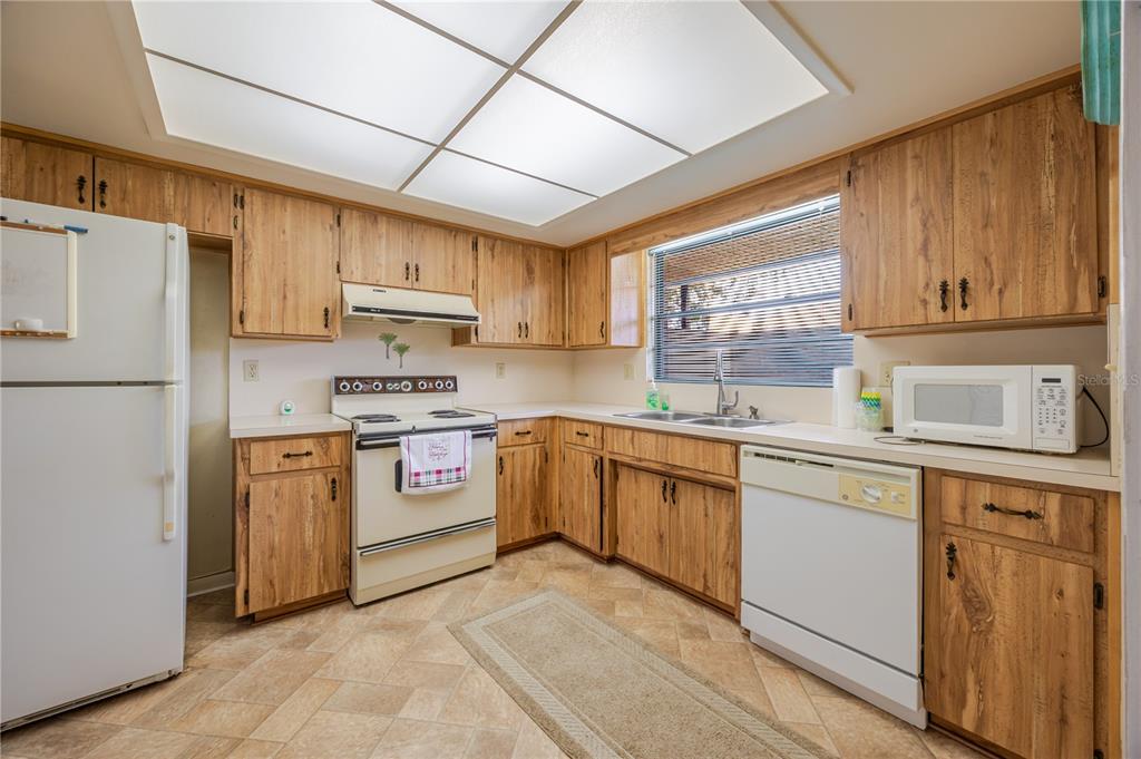 2284 Firestone Place Winter Haven, FL 33884 - Photo 2 of 9