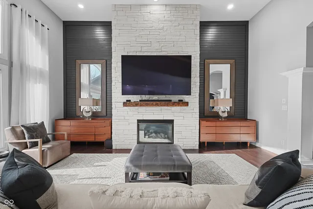 $995,000 | 6049 West Foster Branch Drive, Pendleton, IN 46064