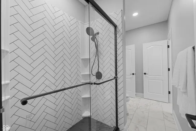 $995,000 | 6049 West Foster Branch Drive, Pendleton, IN 46064