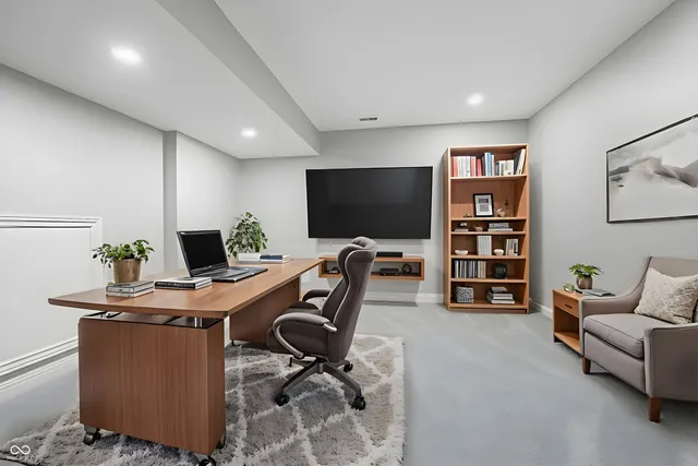 $995,000 | 6049 West Foster Branch Drive, Pendleton, IN 46064