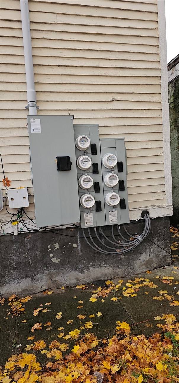 58 Thorn Street Rochester, NY 14613 - Photo 3 of 13