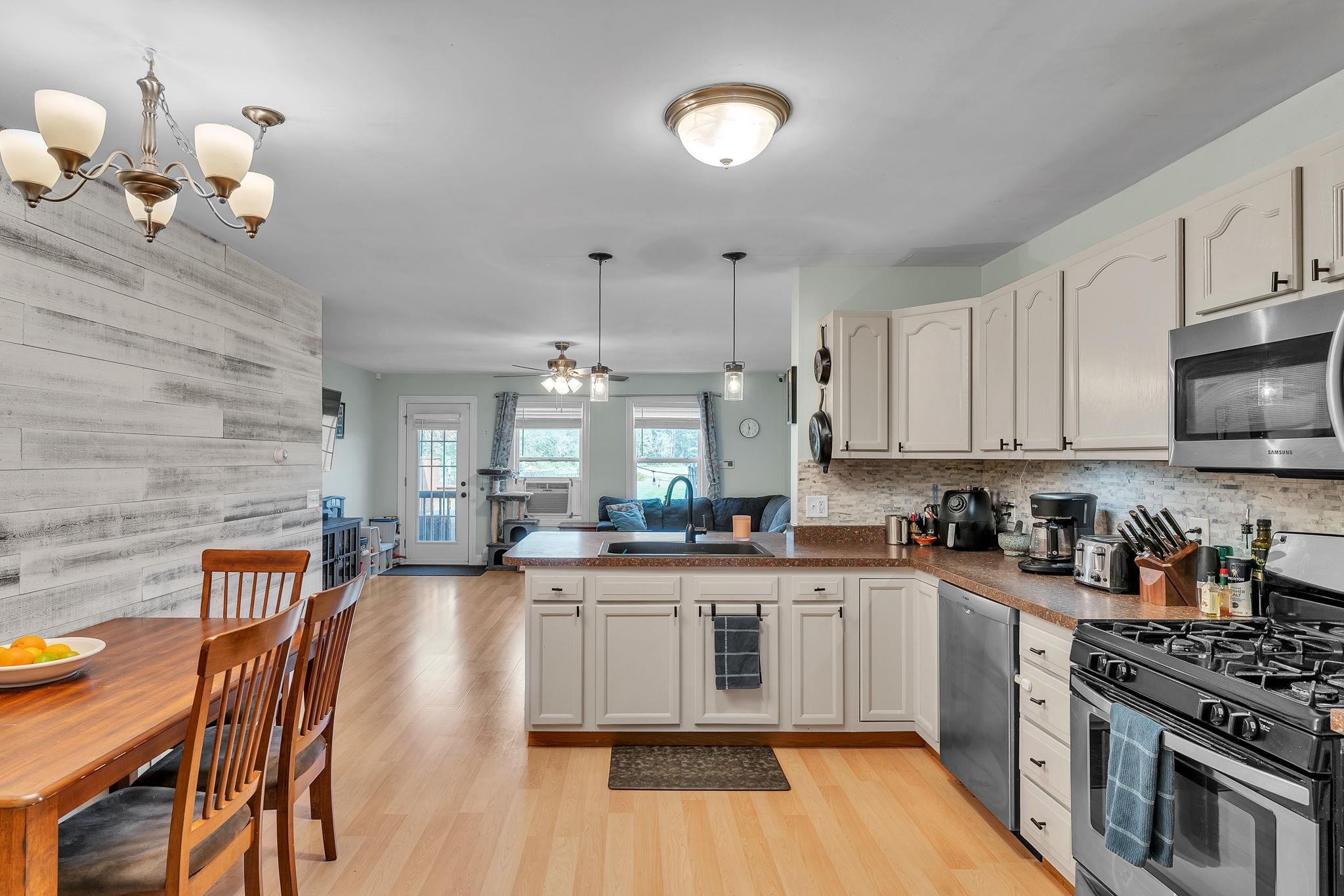 6 East Road, Unit 102 Fairfax, VT 05454 - Photo 3 of 32