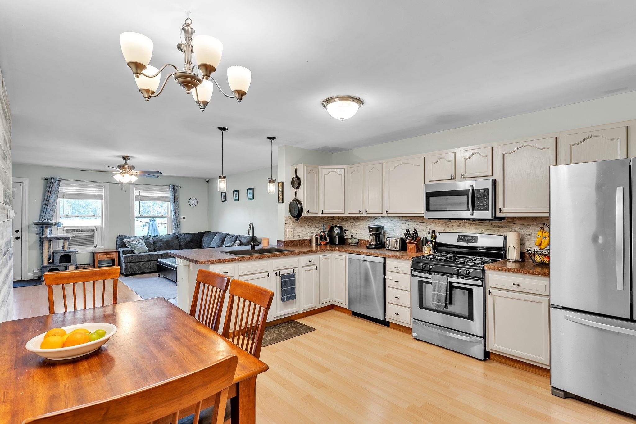 6 East Road, Unit 102 Fairfax, VT 05454 - Photo 4 of 32