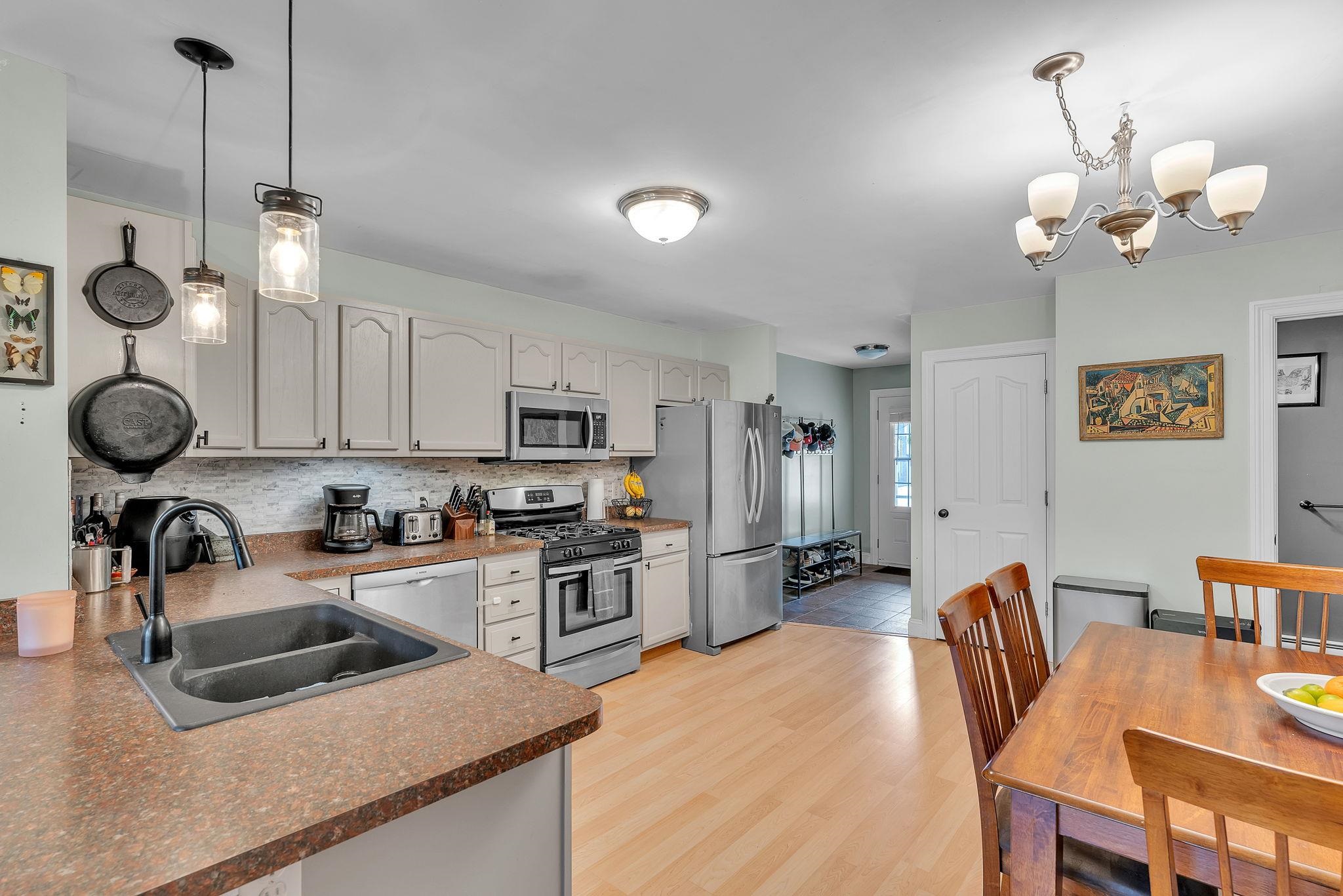 6 East Road, Unit 102 Fairfax, VT 05454 - Photo 5 of 32