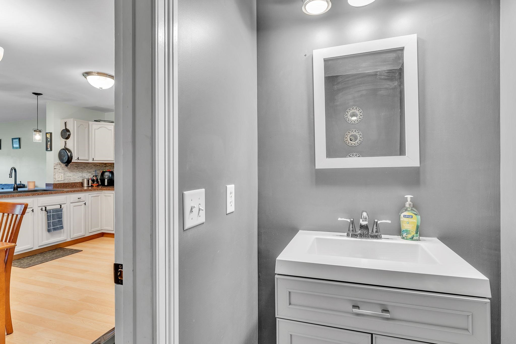 6 East Road, Unit 102 Fairfax, VT 05454 - Photo 8 of 32