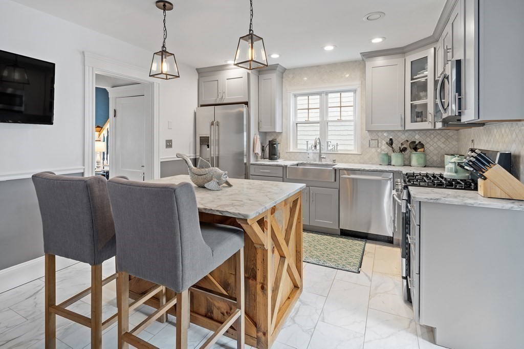 11 Hobomack Road Quincy, MA 02169 - Photo 14 of 42 Gallery Image 14