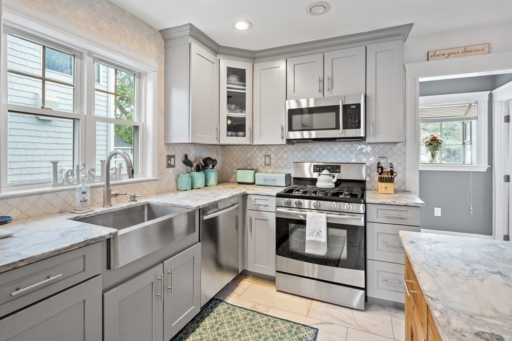 11 Hobomack Road Quincy, MA 02169 - Photo 16 of 42 Gallery Image 16