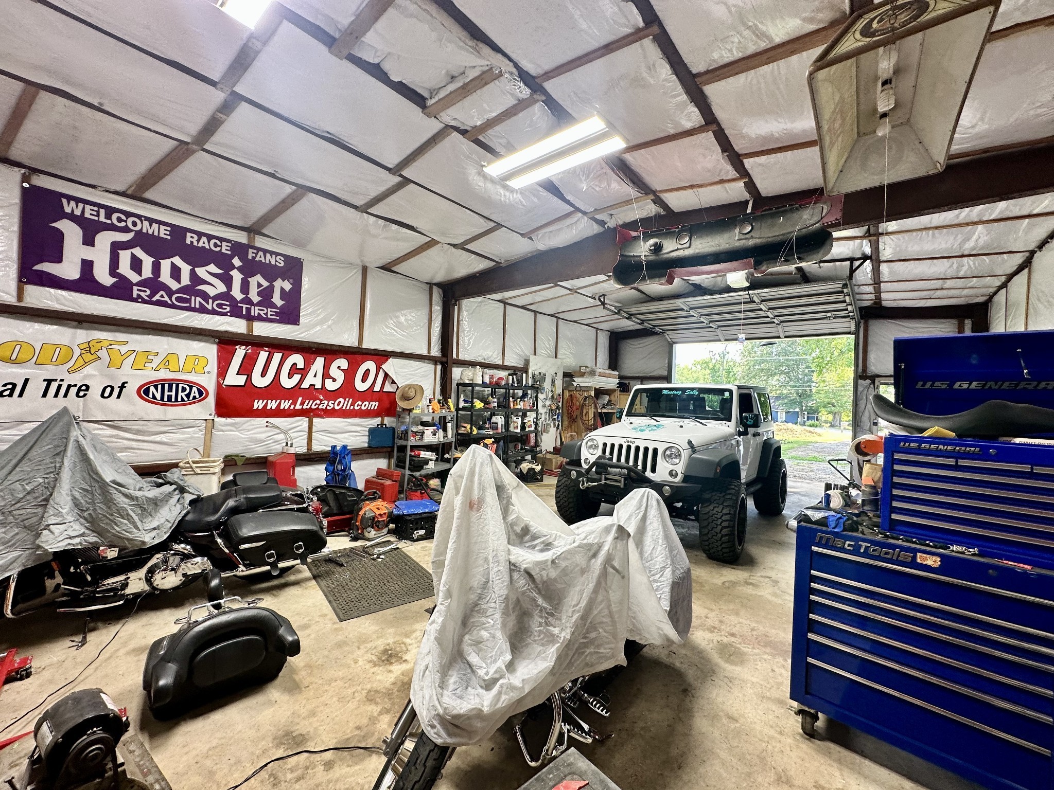 946 Monument Road Summertown, TN 38483 - Photo 21 of 23 a view of a room with gym equipment