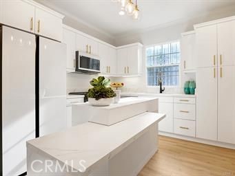 79 Modesto, Unit 96 Irvine, CA 92602 - Photo 28 of 35 White Kitchen Cabinets