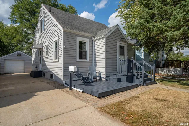 $144,900 | 807 North Ashland Avenue, West Peoria, IL 61604