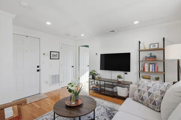 $335,000 | 11 Columbia Road, Unit 7, Wakefield, MA 01880