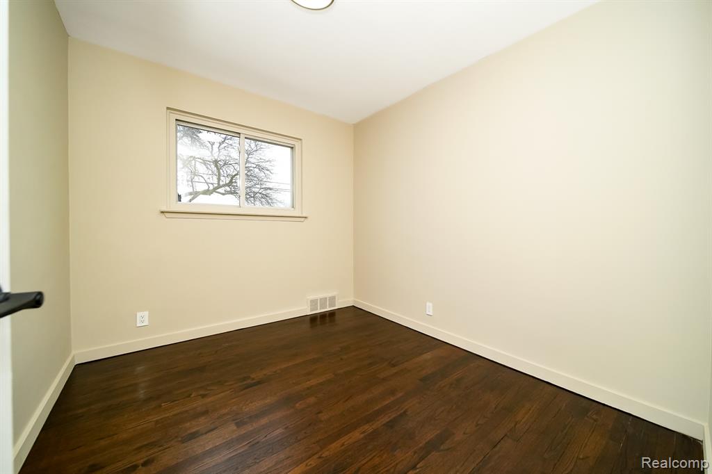 46985 Heydenreich Road Macomb, MI 48044 - Photo 36 of 60