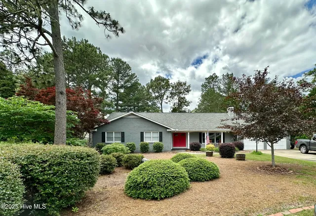 $2,300 | 6 Briarwood Place, Pinehurst, NC 28374