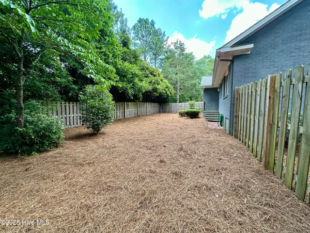 $2,300 | 6 Briarwood Place, Pinehurst, NC 28374