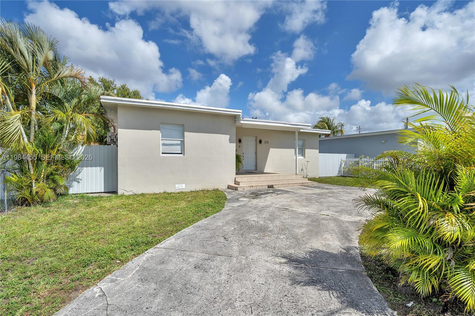 213 West 20th Street Hialeah, FL 33010 - Photo 3 of 21