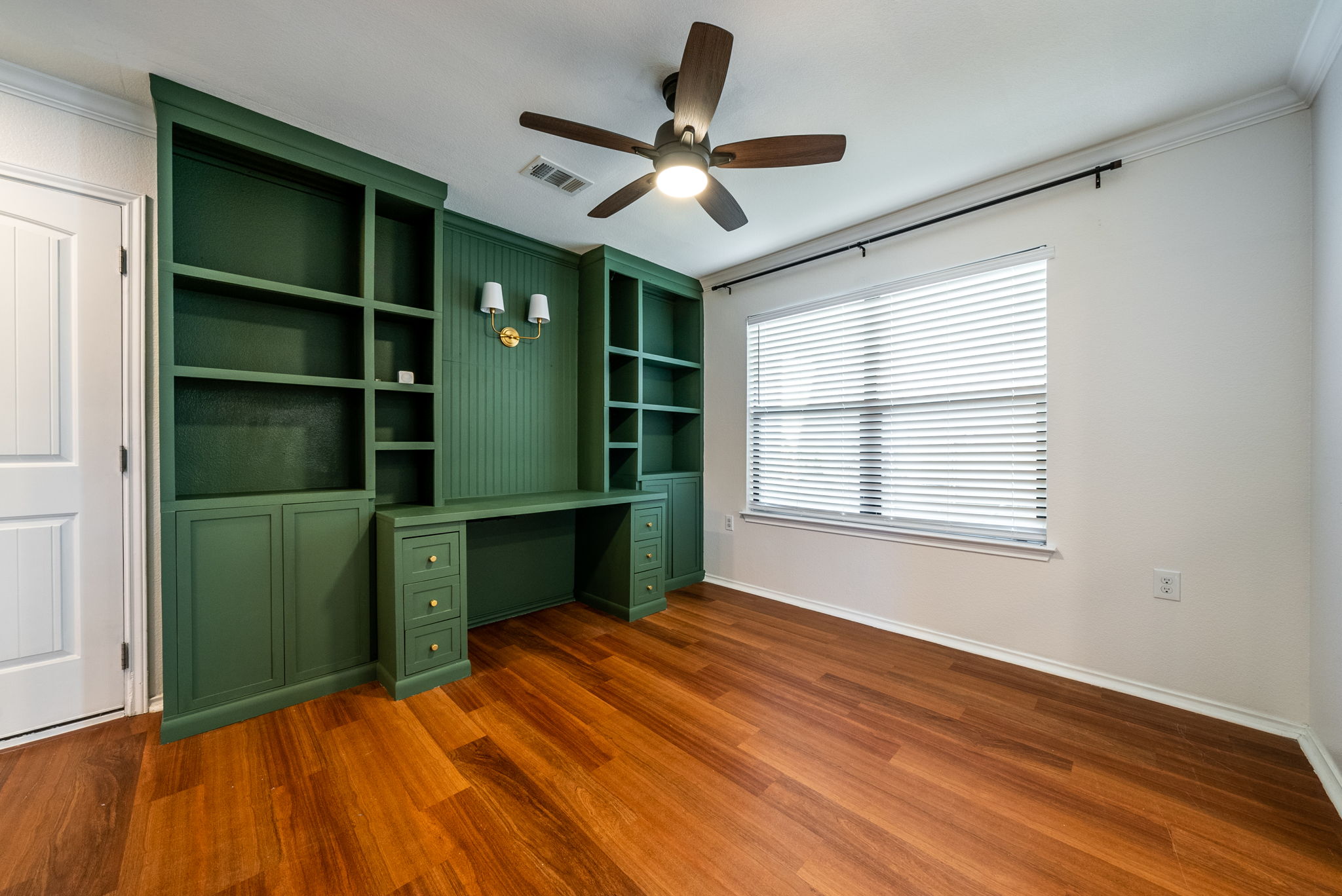 7124 Outfitter Drive Austin, TX 78744 - Photo 7 of 25 a room with window and closet