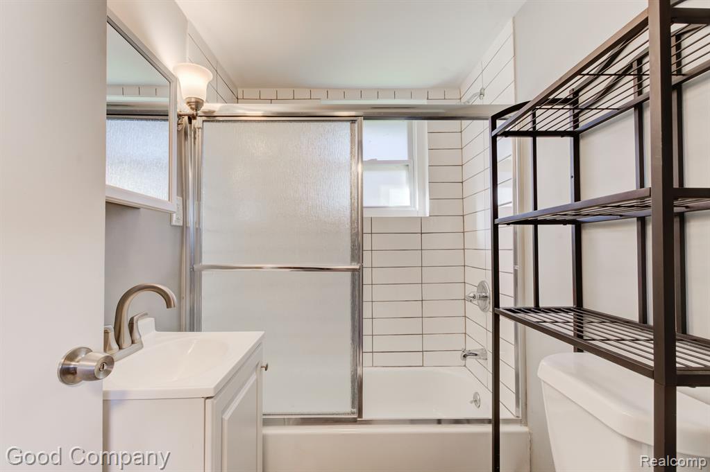 920 East Lincoln Avenue Royal Oak, MI 48067 - Photo 23 of 35