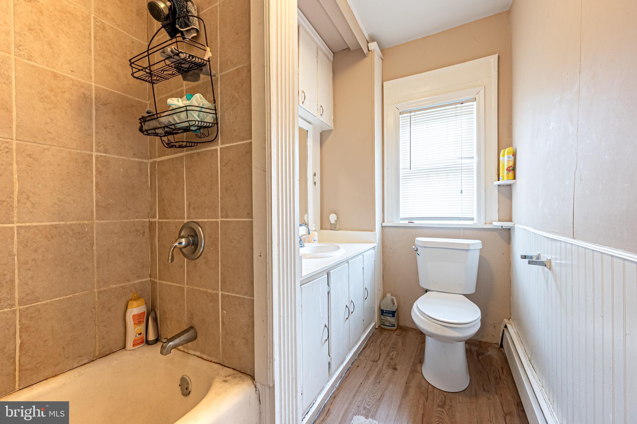 706 Augustine Road Atlantic City, NJ 08401 - Photo 16 of 29 a bathroom with a sink toilet and shower