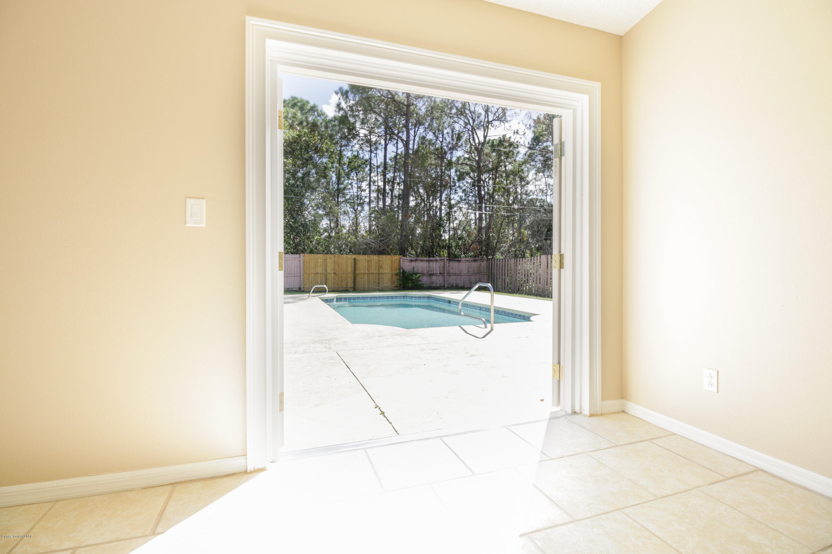 441 Wildmer Road Southwest Palm Bay, FL 32908 - Photo 51 of 67 a view of a bathtub in a room